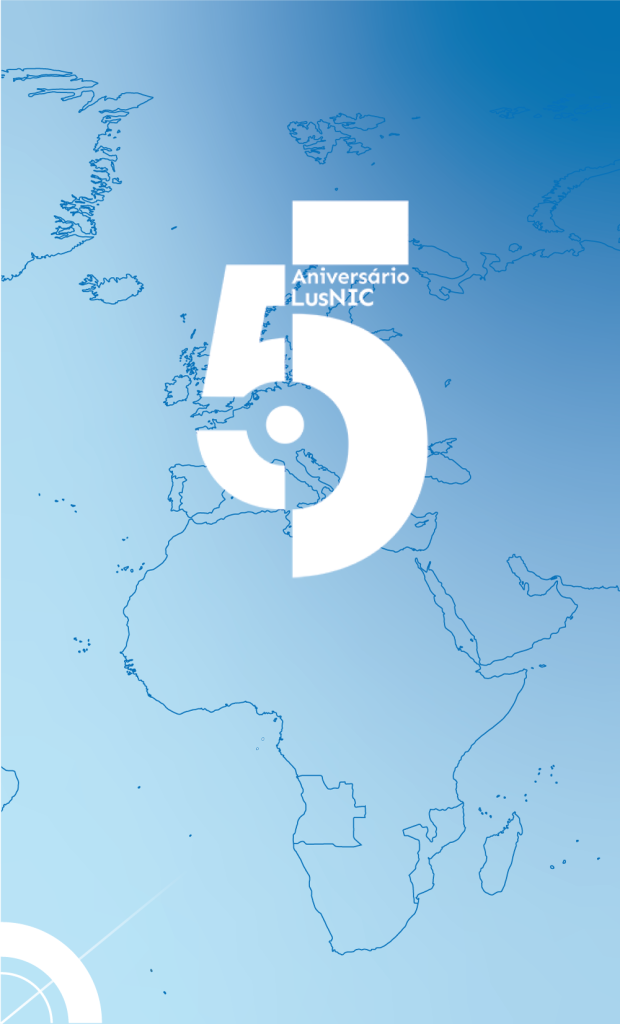 Mapa mundo com logotipo dos 5 anos da LusNIC
